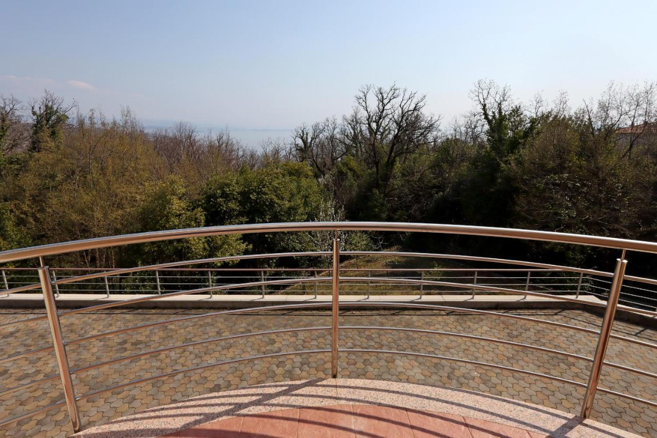Starry Night - Smart Tv, Extra Big Bed, Big Bathtub, Private Parking, Sea View, Wifi, 2Bedrooms Volosko Exterior foto
