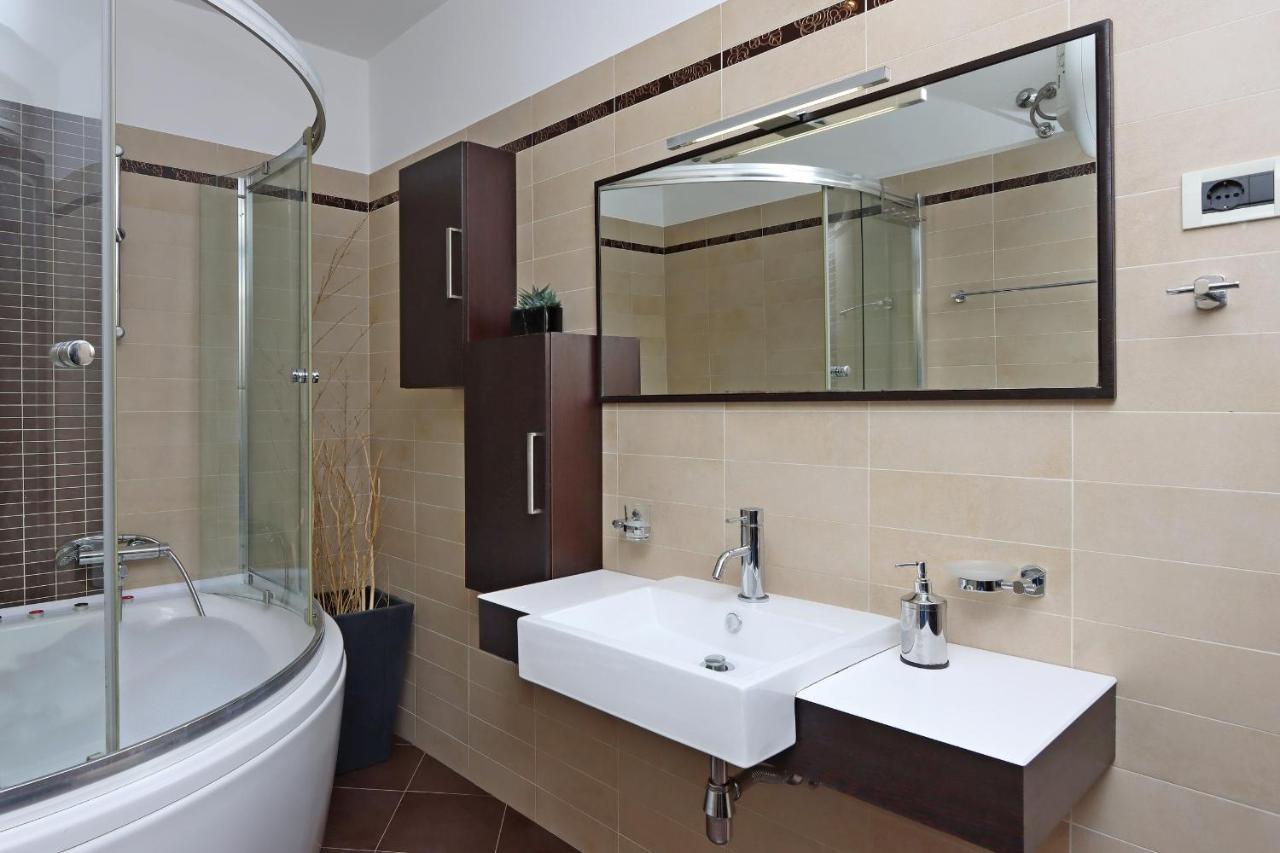 Starry Night - Smart Tv, Extra Big Bed, Big Bathtub, Private Parking, Sea View, Wifi, 2Bedrooms Volosko Exterior foto